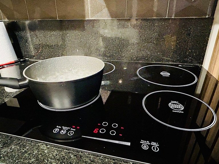 Apartamento super completo no Helbor Patteo Bosque Maia, com