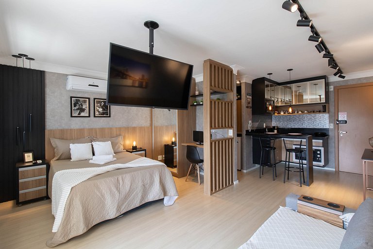 Apartamento completo com vaga, a 9 km do Aeroporto, próximo