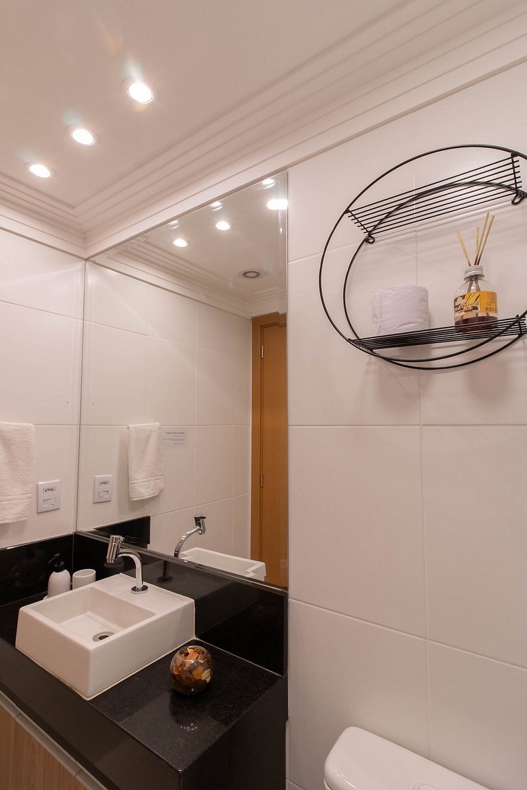 Apartamento completo com vaga, a 9 km do Aeroporto, próximo