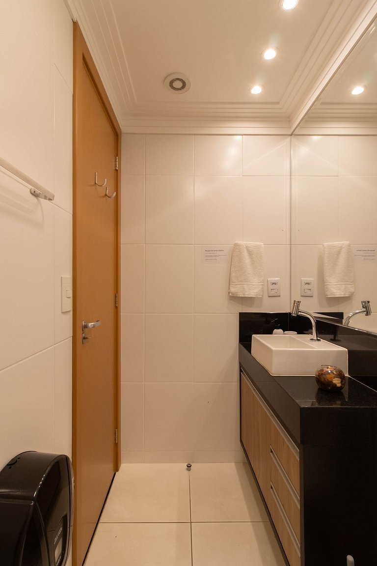 Apartamento completo com vaga, a 9 km do Aeroporto, próximo