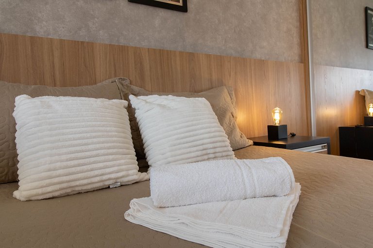 Apartamento completo com vaga, a 9 km do Aeroporto, próximo