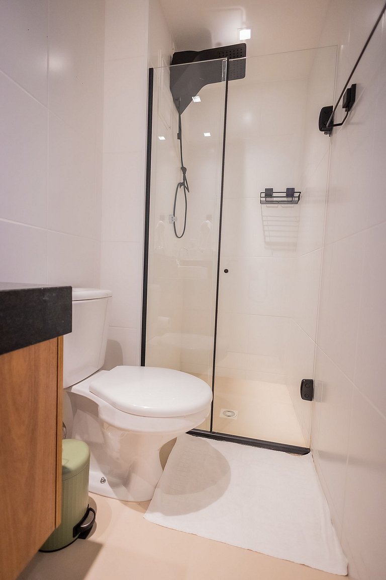 1106 - Estúdio novíssimo com estrutura e conforto