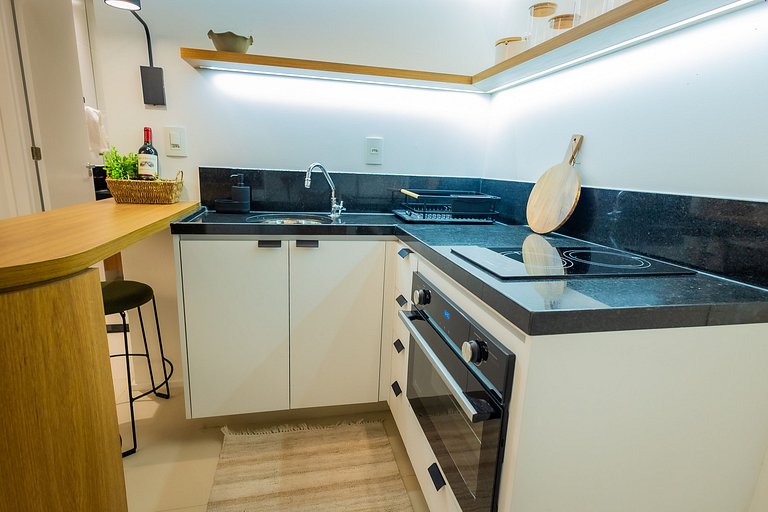 1106 - Estúdio novíssimo com estrutura e conforto