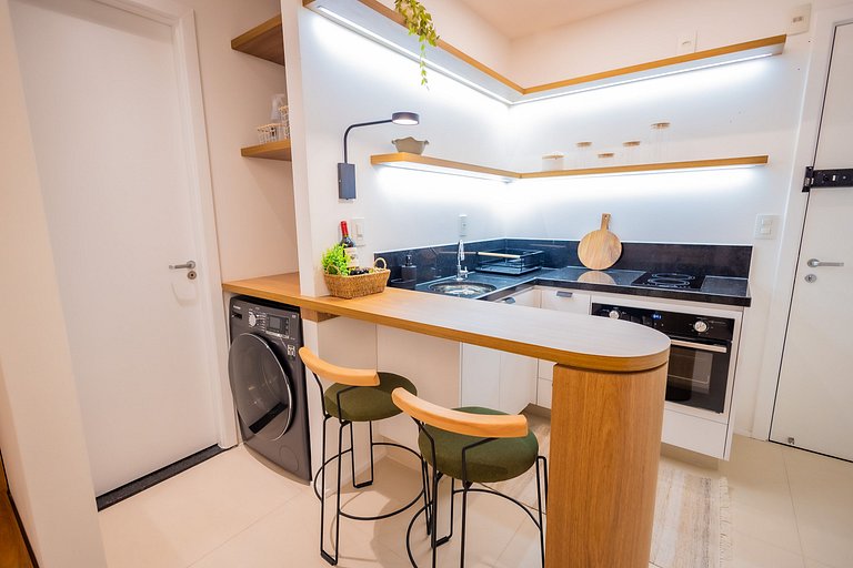 1106 - Estúdio novíssimo com estrutura e conforto