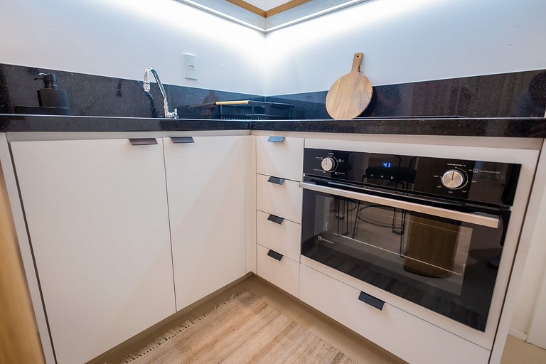 1106 - Estúdio novíssimo com estrutura e conforto