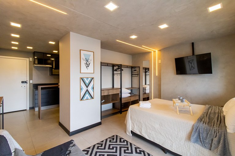 0405 - Studio incrível, charmoso e completo