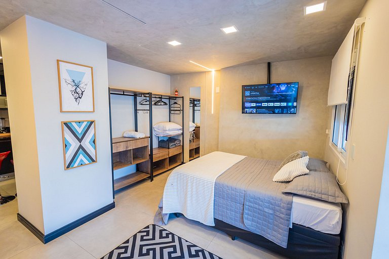 0405 - Studio incrível, charmoso e completo