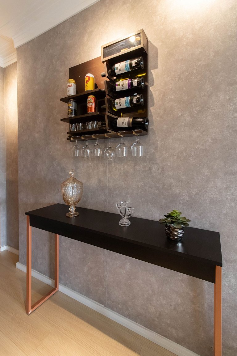 Apartamento completo com vaga, a 9 km do Aeroporto, próximo