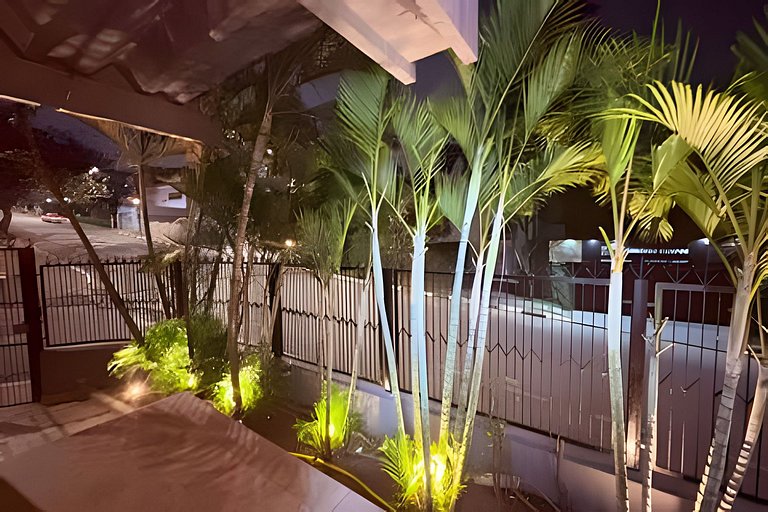 0202 - Quarto Triplo · 1 Queen+1 Solteiro · Central