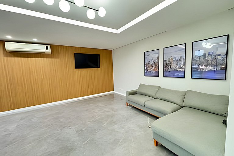 0202 - Quarto Triplo · 1 Queen+1 Solteiro · Central