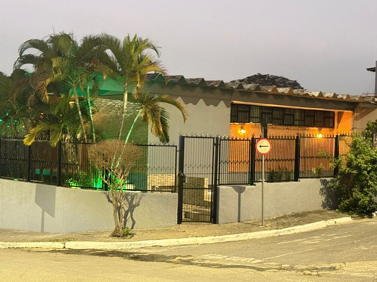 0205 Suíte 2 ambientes em pousada HG hospedagem