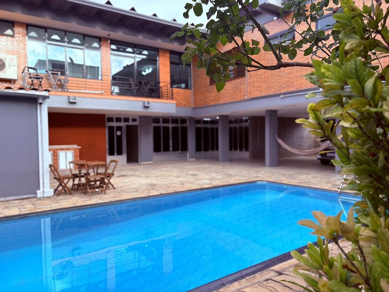 0205 Suíte 2 ambientes em pousada HG hospedagem